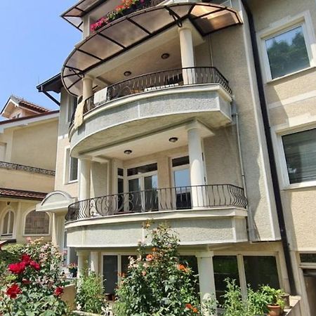 Vik House Apartment Skopje Bagian luar foto