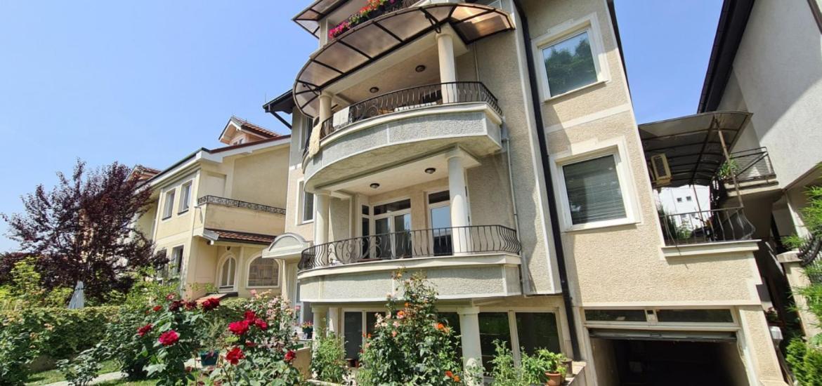 Vik House Apartment Skopje Bagian luar foto