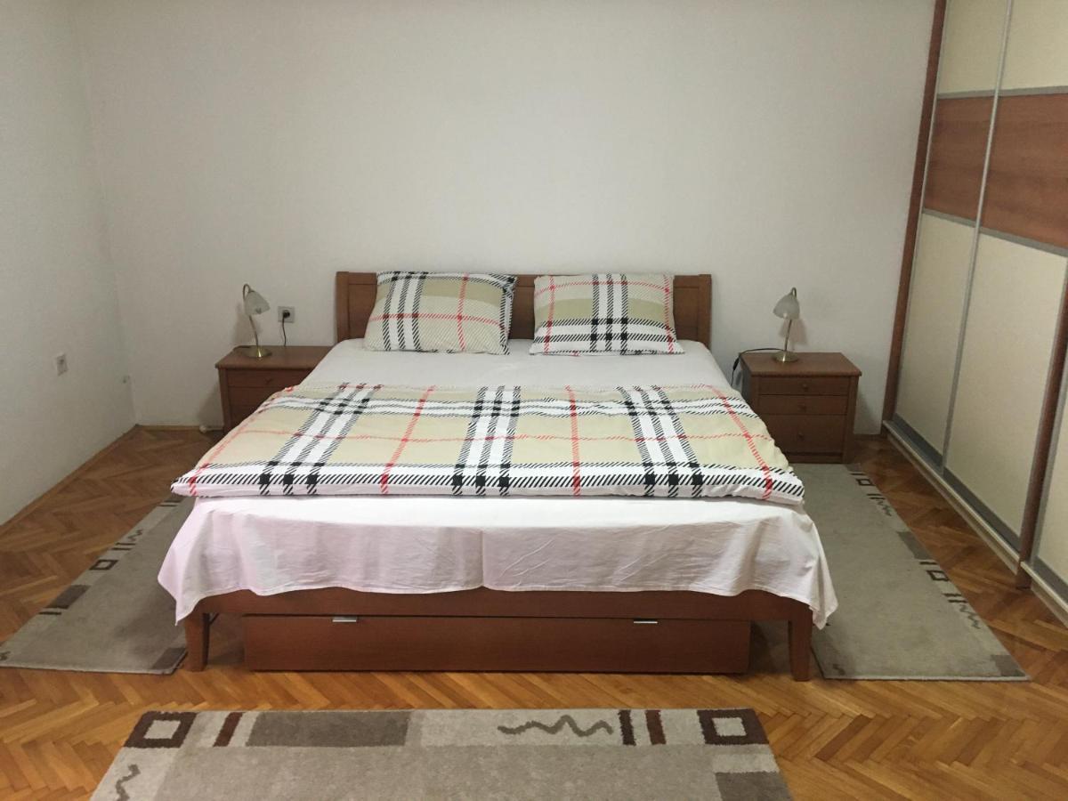 Vik House Apartment Skopje Bagian luar foto