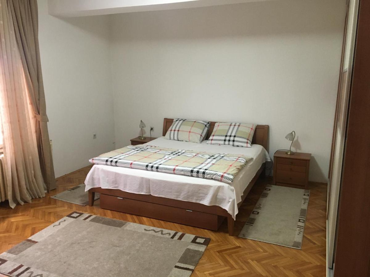 Vik House Apartment Skopje Bagian luar foto